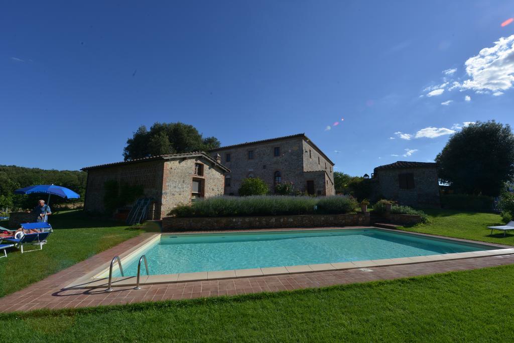 Agriturismo Tre Madonne 蒙特里久尼 外观 照片