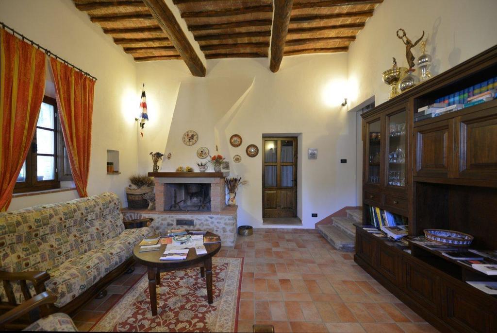 Agriturismo Tre Madonne 蒙特里久尼 外观 照片