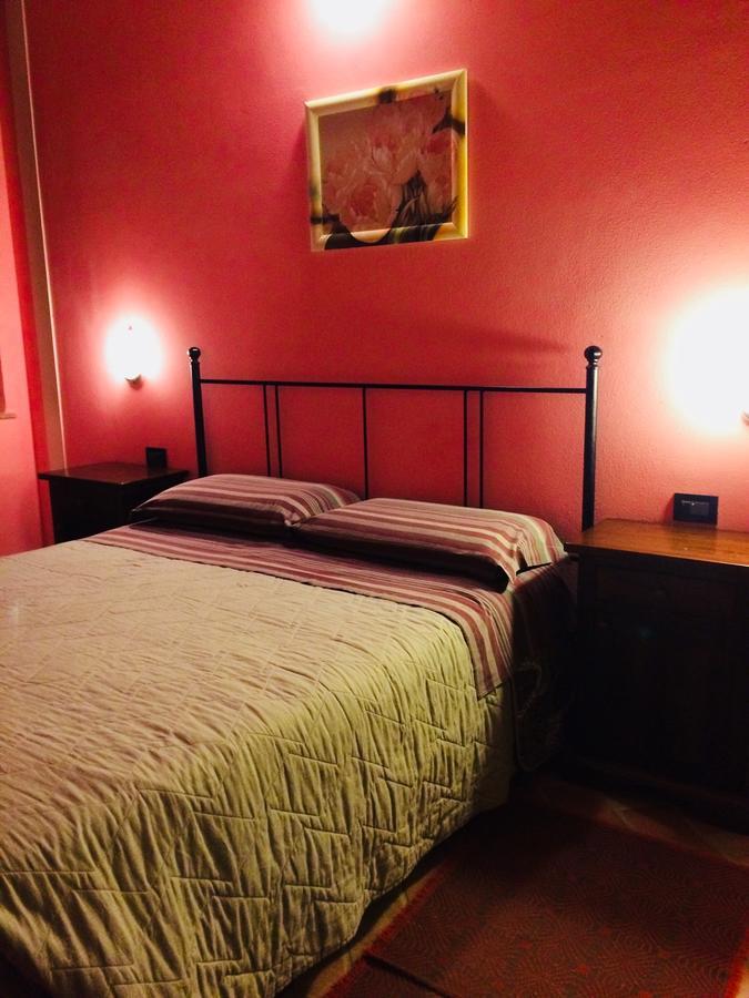 Agriturismo Tre Madonne 蒙特里久尼 外观 照片