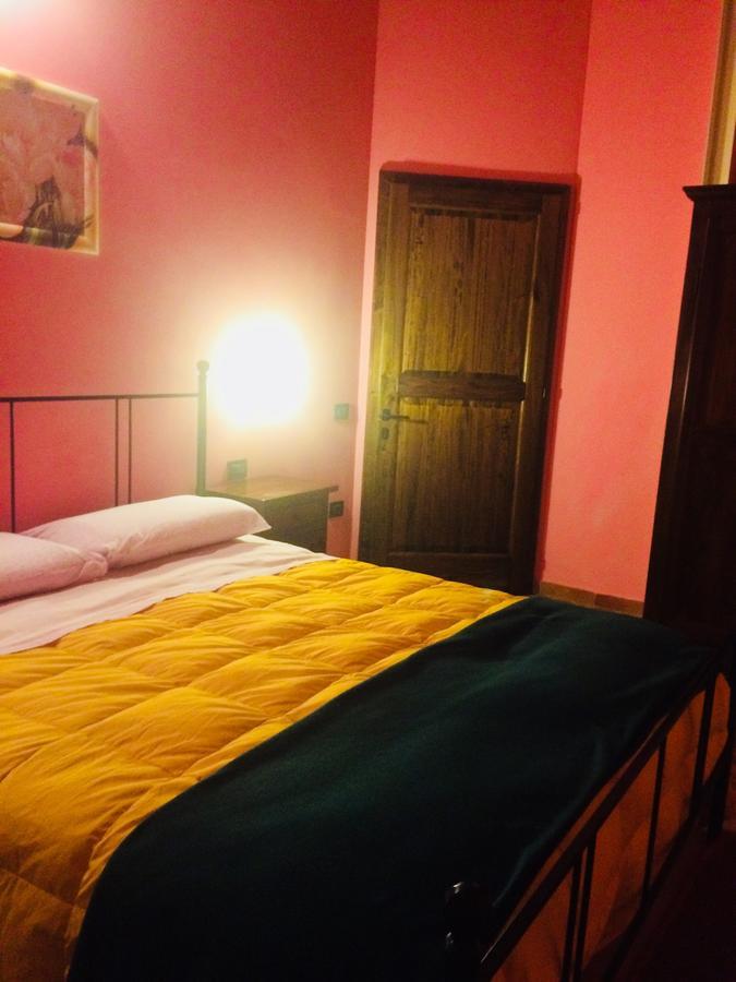 Agriturismo Tre Madonne 蒙特里久尼 外观 照片