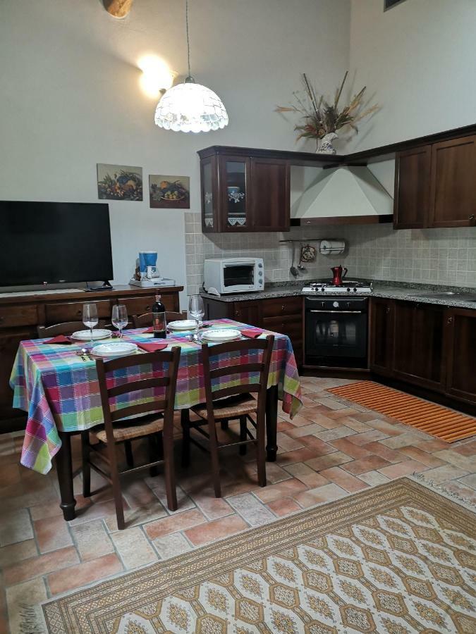 Agriturismo Tre Madonne 蒙特里久尼 外观 照片